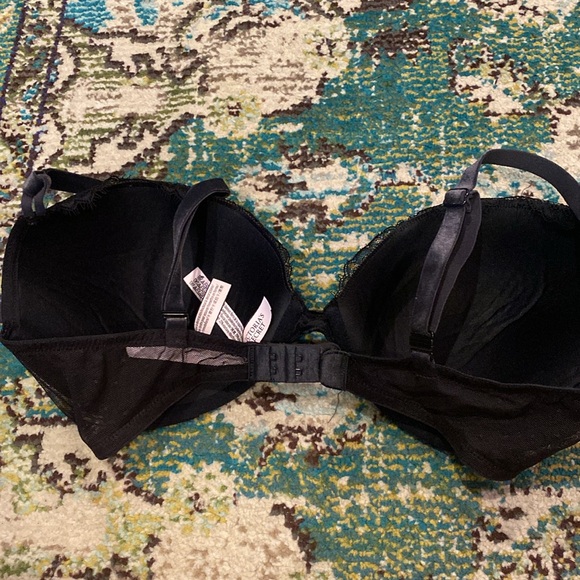 VS bra never worn - Picture 2 of 4